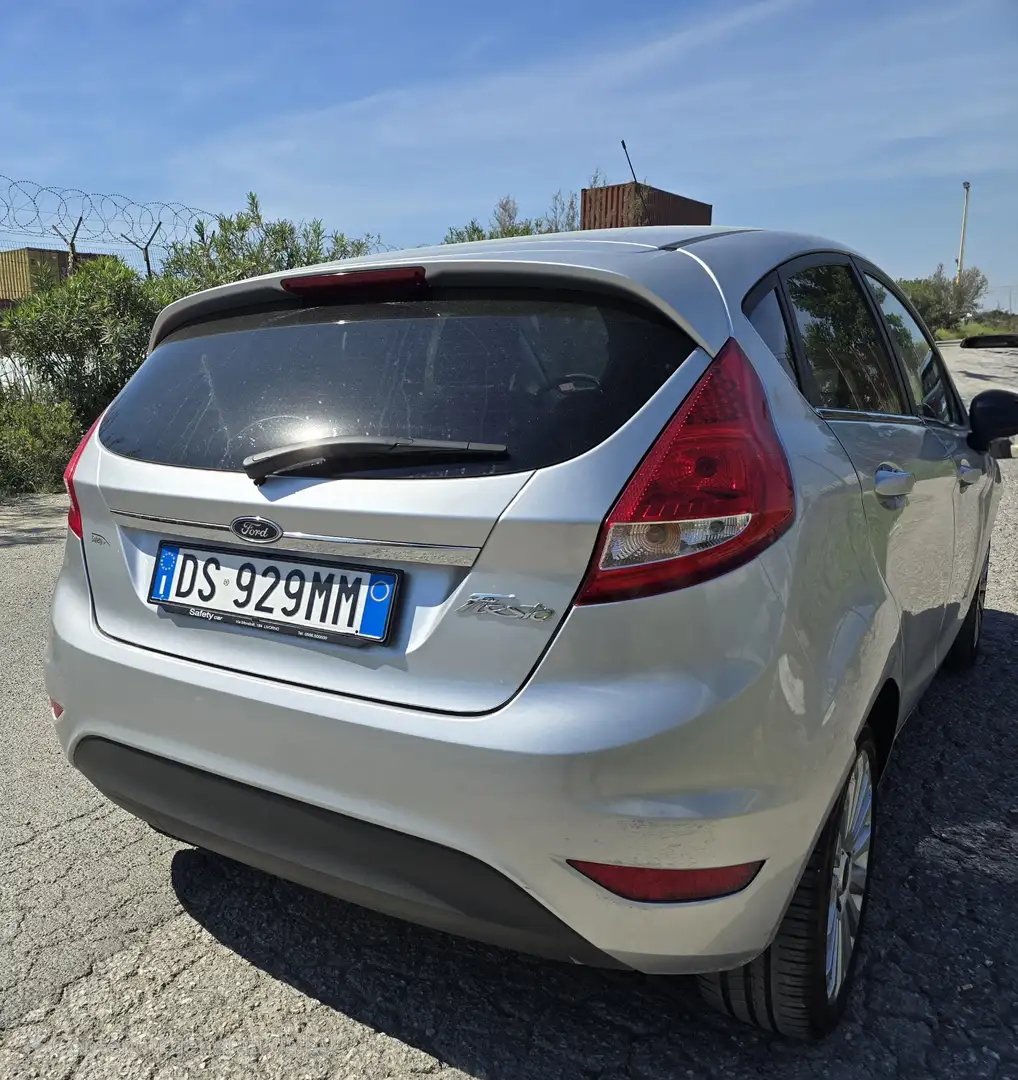 Ford Fiesta 5p 1.4 Ghia - 2