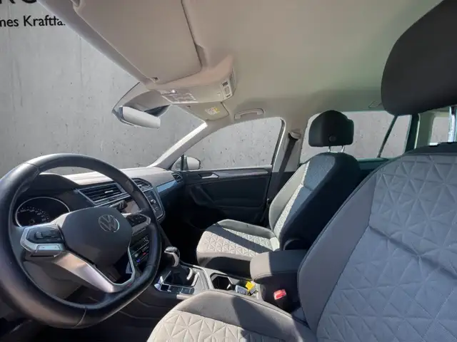 Volkswagen Tiguan view 9