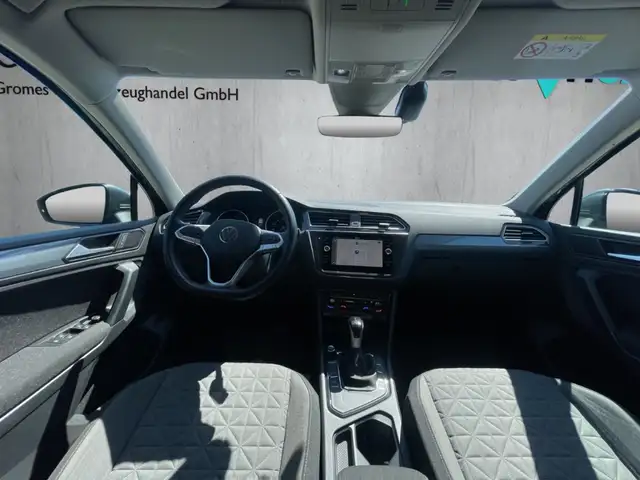 Volkswagen Tiguan view 12