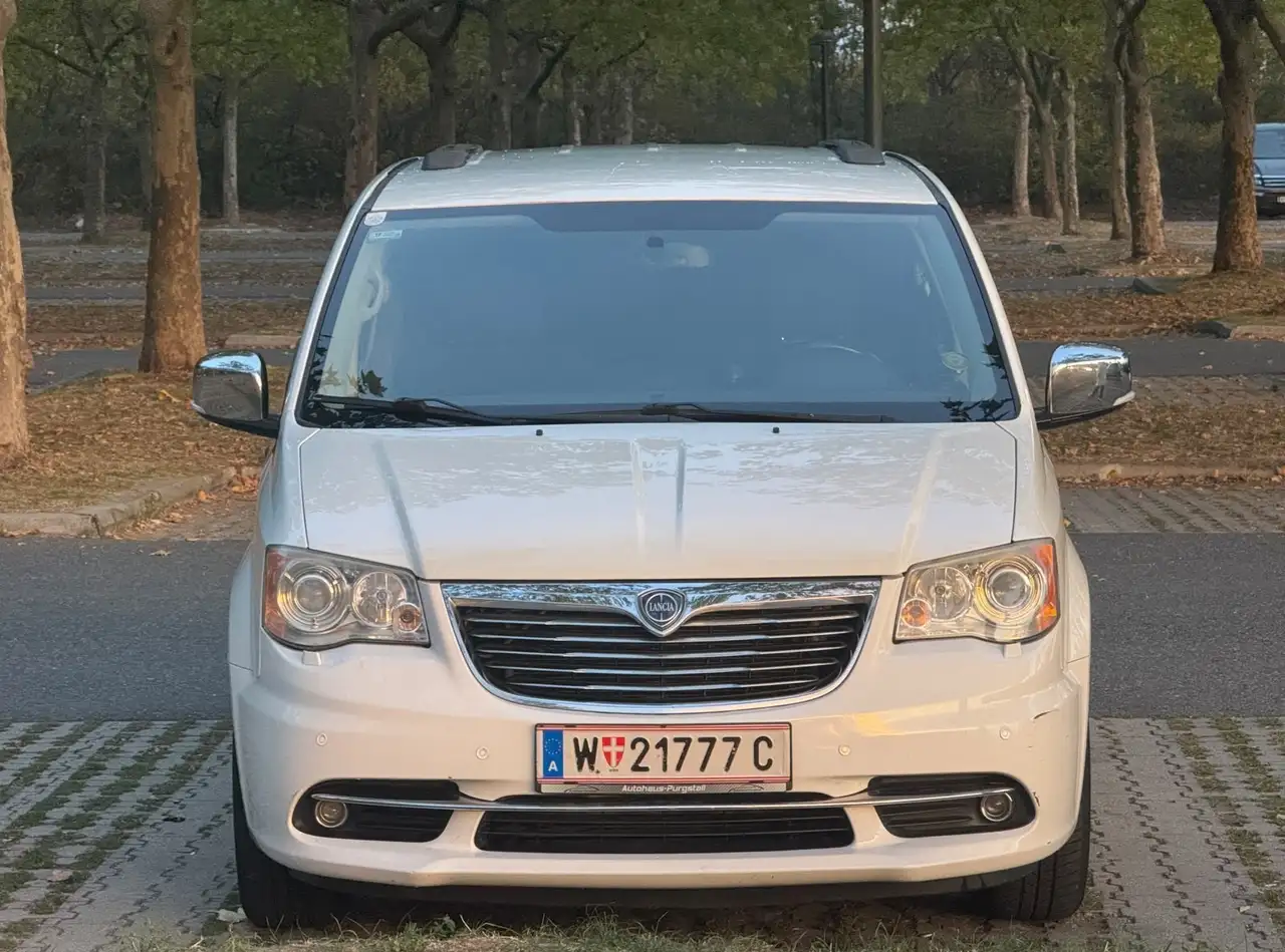 Lancia Voyager
