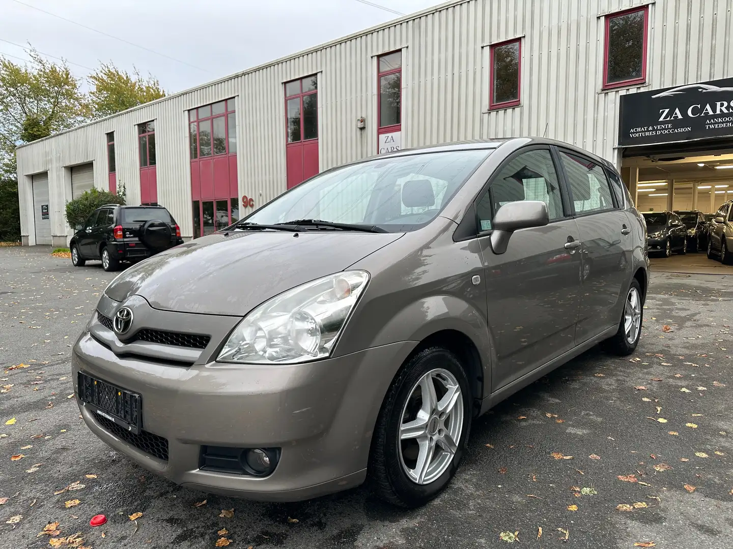 Toyota Corolla Verso 1.8i VVT-i 16v Linea Sol Grijs - 1