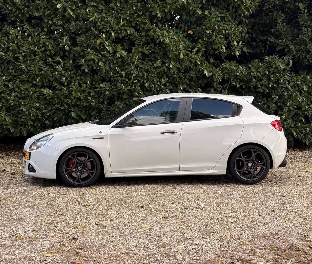 Alfa Romeo Giulietta 1.7 TBi Quadrifoglio verde (QV) Weiß - 2
