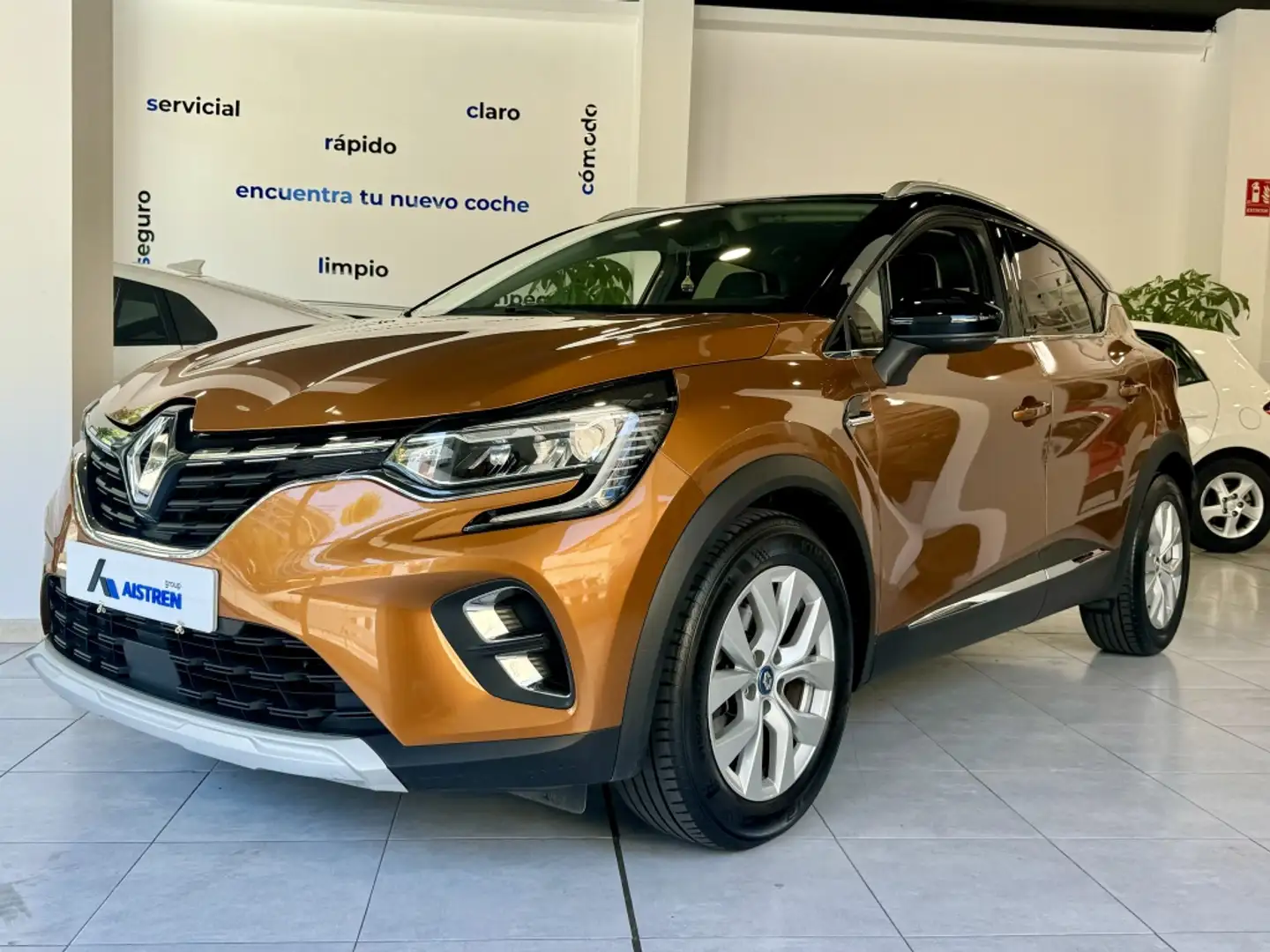 Renault Captur E-TECH Híbrido Enchufable Fast Track 117kW Naranja - 1
