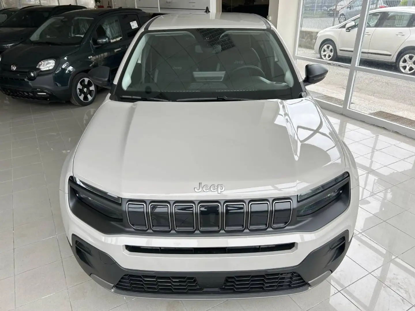 Jeep Avenger Ice 1.2 turbo 100cv Longitude Plateado - 2
