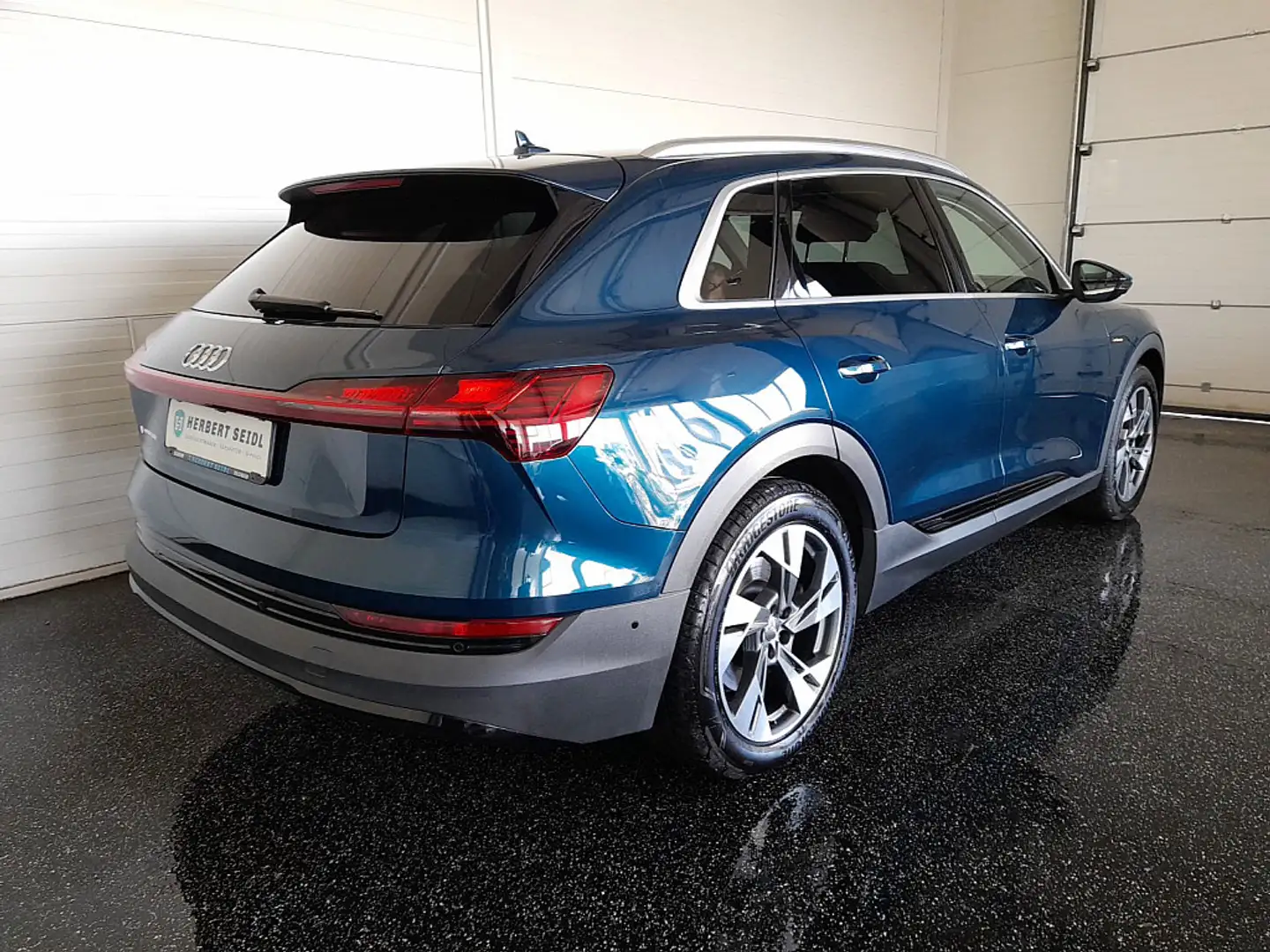 Audi e-tron 50 quattro *S-LINE SITZE / 20 ZOLL / LED / NAVI... Blau - 2