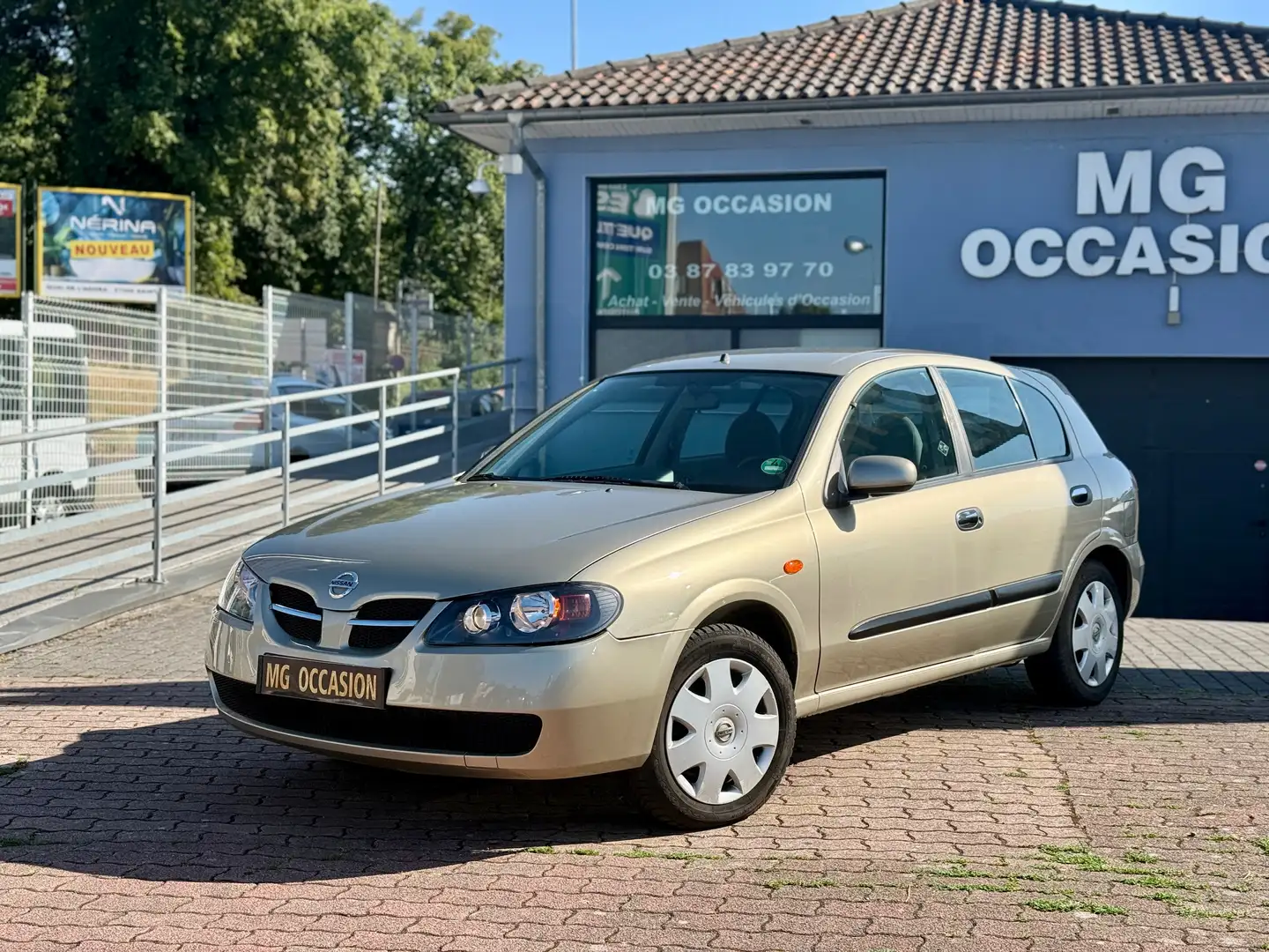 Nissan Almera Almera 1.8i Acenta Pack A Beige - 2