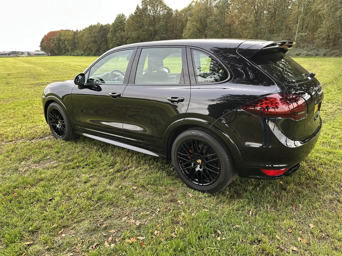 Porsche Cayenne GTS 4.8 “ BLACK FRIDAY “ Zwart - 1