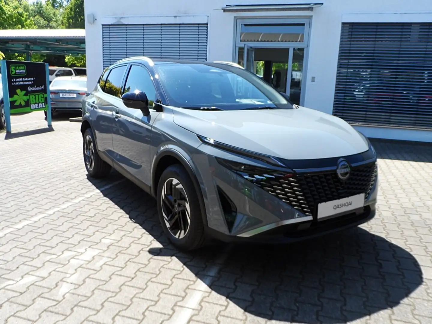 Nissan Qashqai 1.3 DIG-T MHEV 140 PS N-Connecta HUD Kam Grijs - 2