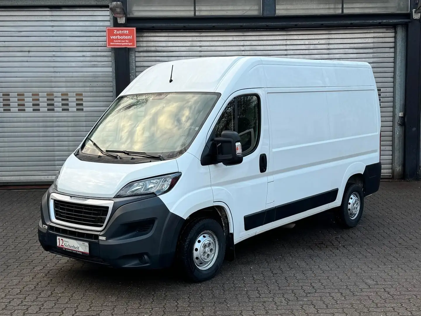 Peugeot Boxer Kasten Hochraum 333 L2H2 Premium BlueHDi 1 Weiß - 2