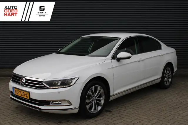 Volkswagen Passat 1.4 TSI ACT Highline Leer/Alcantara Full-Led camer