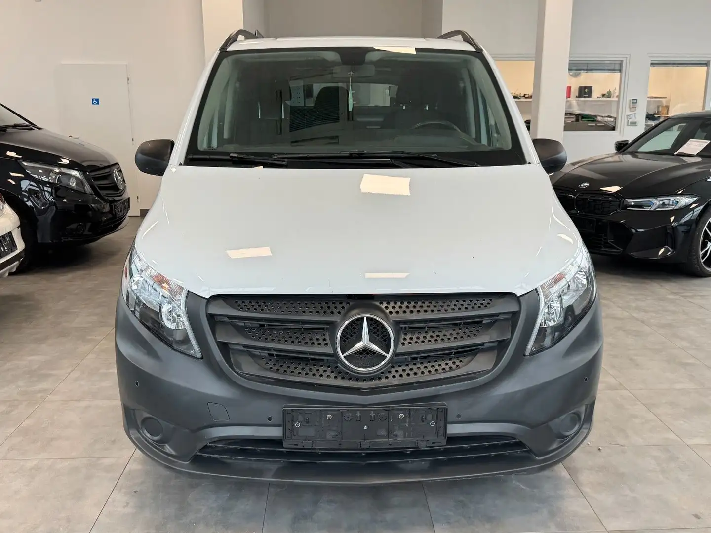 Mercedes-Benz Vito 111CDI Lang*PDC*NAVI*Werkstattregal Blanco - 2