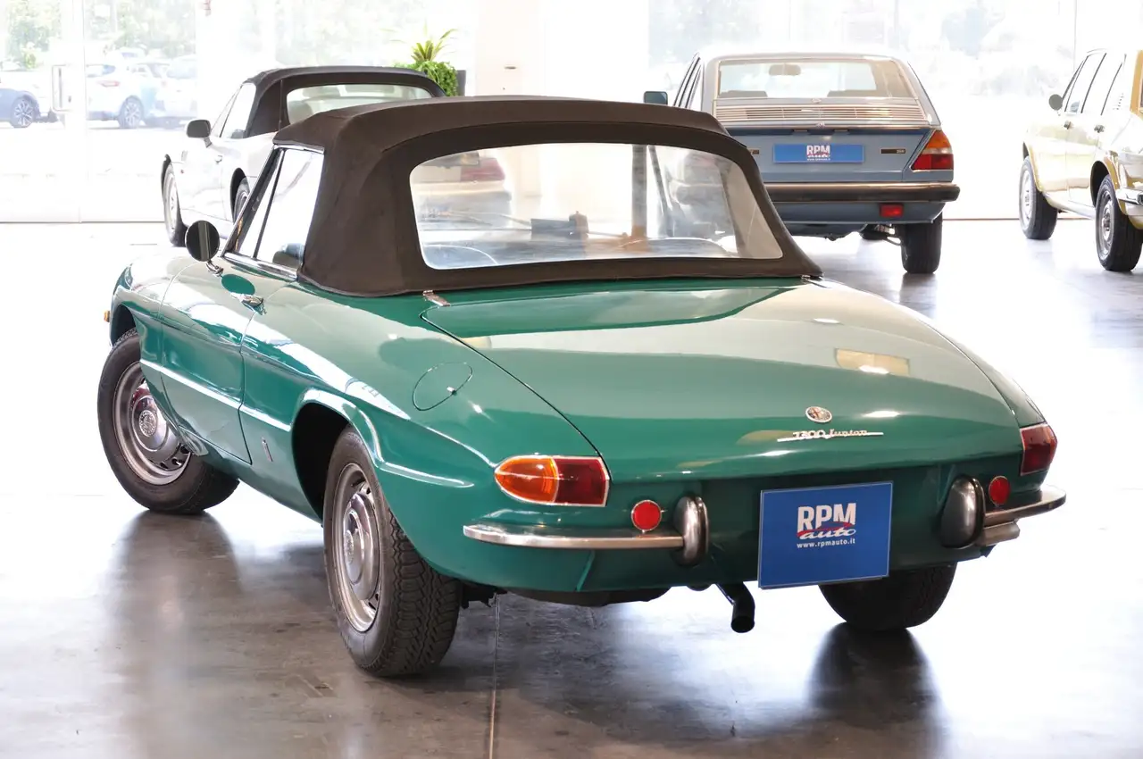 Alfa Romeo Spider 1300 Spider Junior Duetto osso di seppia RIAR conservata, foto 2