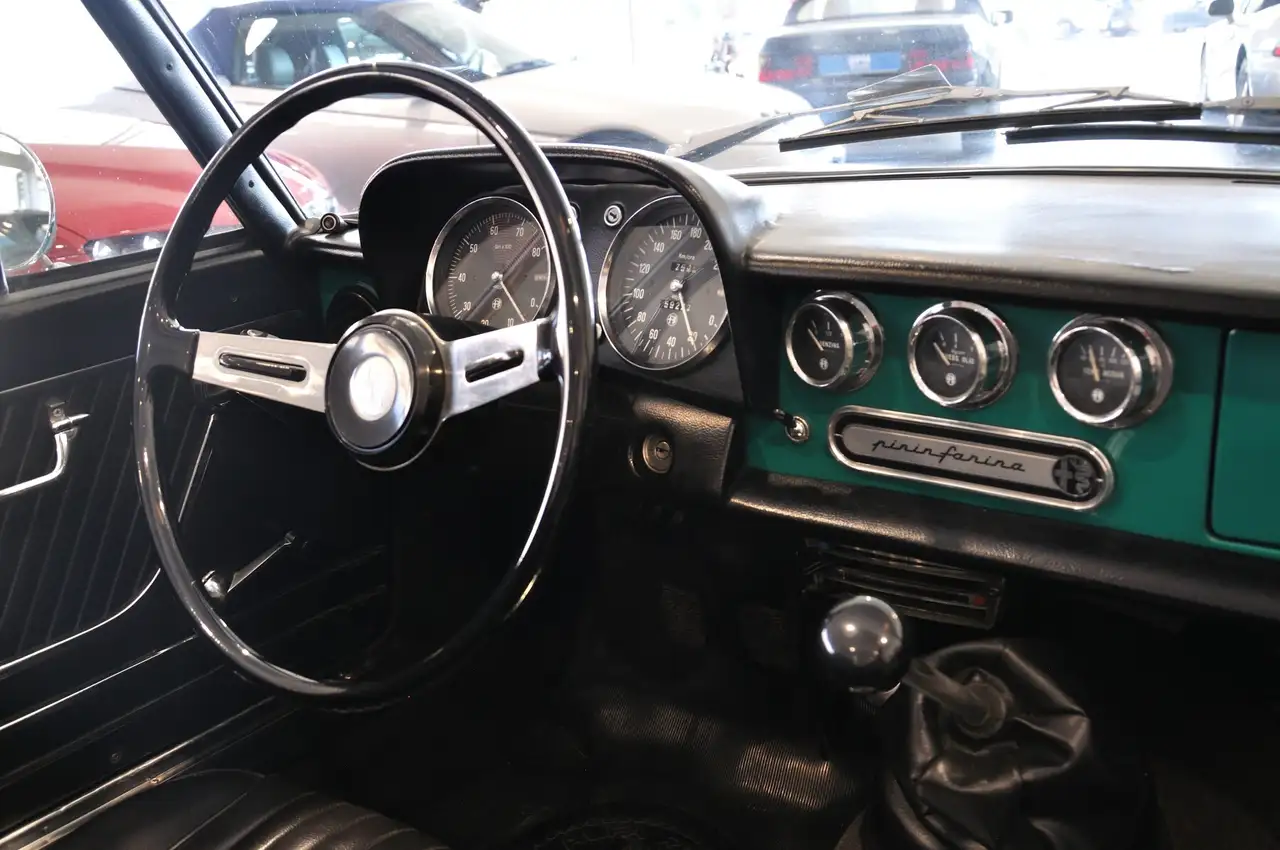 Alfa Romeo Spider 1300 Spider Junior Duetto osso di seppia RIAR conservata, foto 12