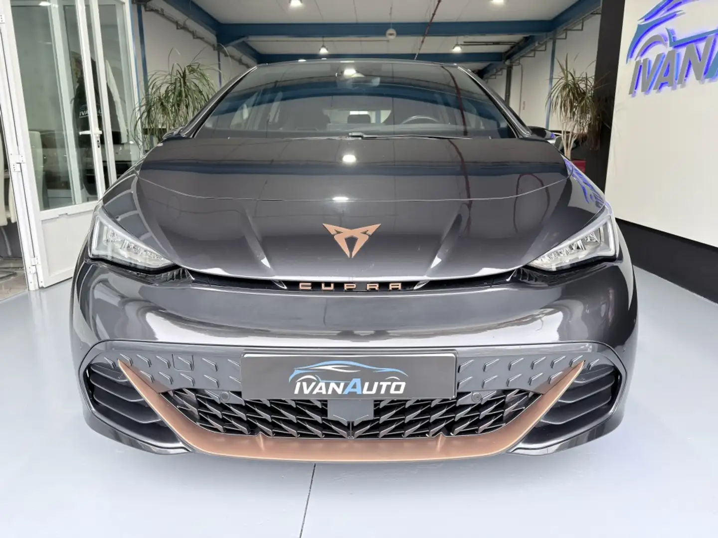 CUPRA Born 150kW 58kwh Gris - 2