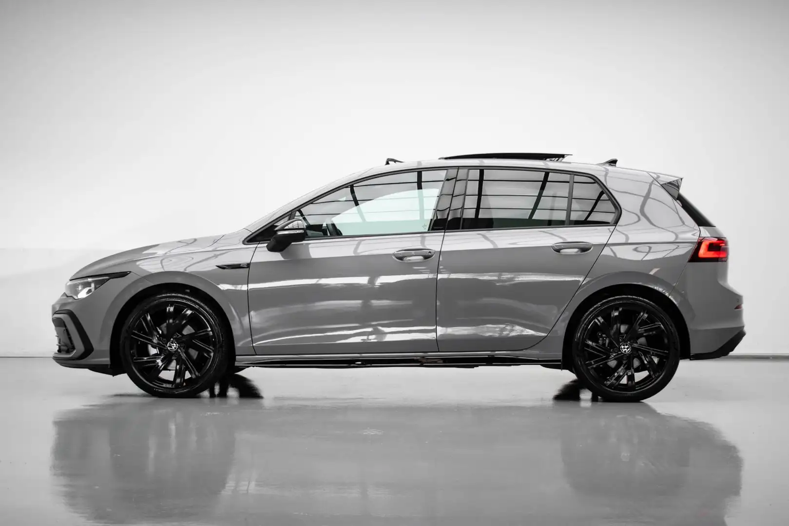 Volkswagen Golf 1.5 eTSI R-Line Business |3x R-Line|Pano|Ambient|V Grau - 2