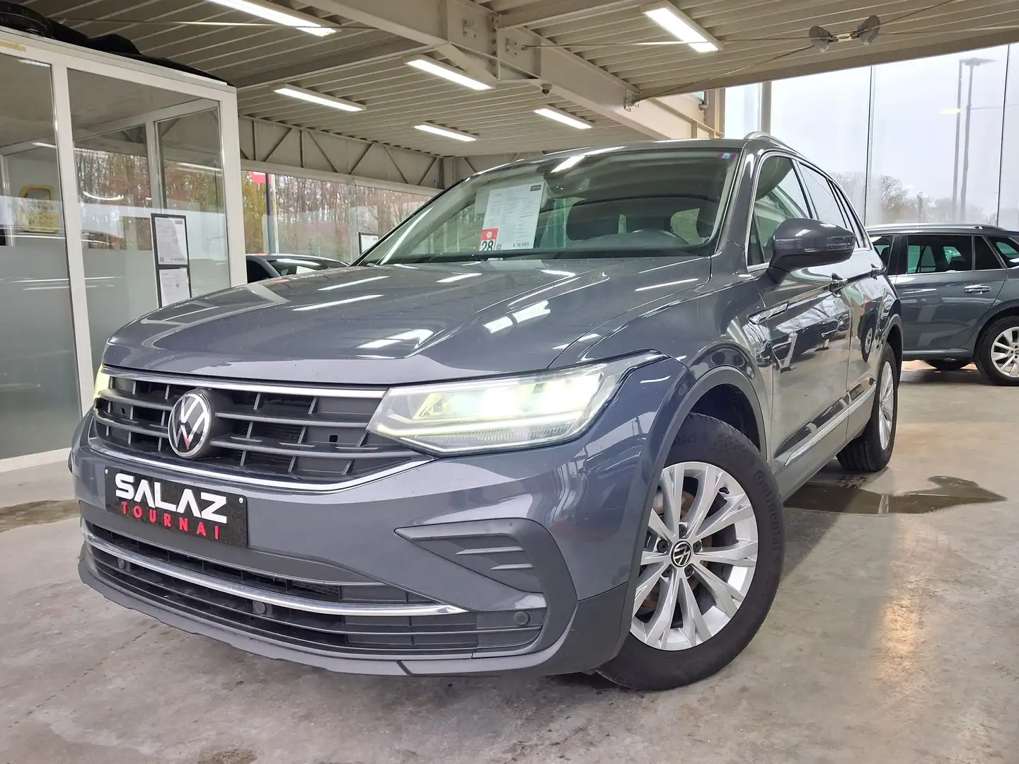 Volkswagen Tiguan Tiguan 2.0 TDI SCR Life / TVA DEDUCTIBLE /EXPORT Gris - 2
