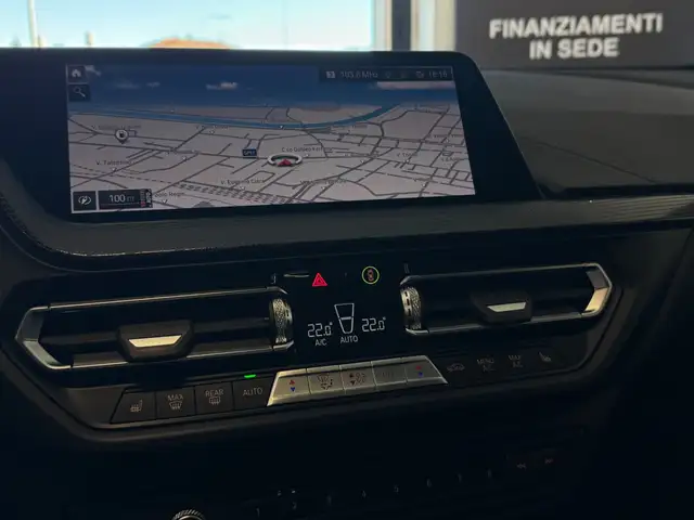 BMW 1 Series view 15