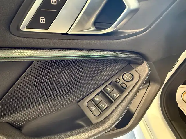 BMW 1 Series view 11