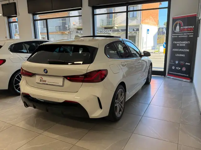 BMW 1 Series view 4