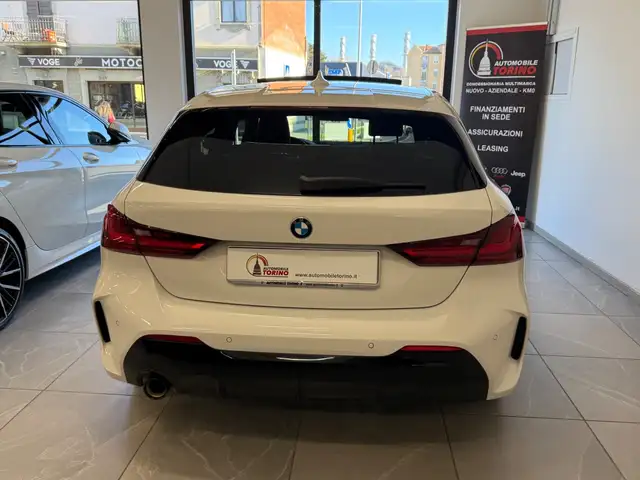 BMW 1 Series view 5