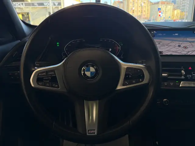 BMW 1 Series view 16