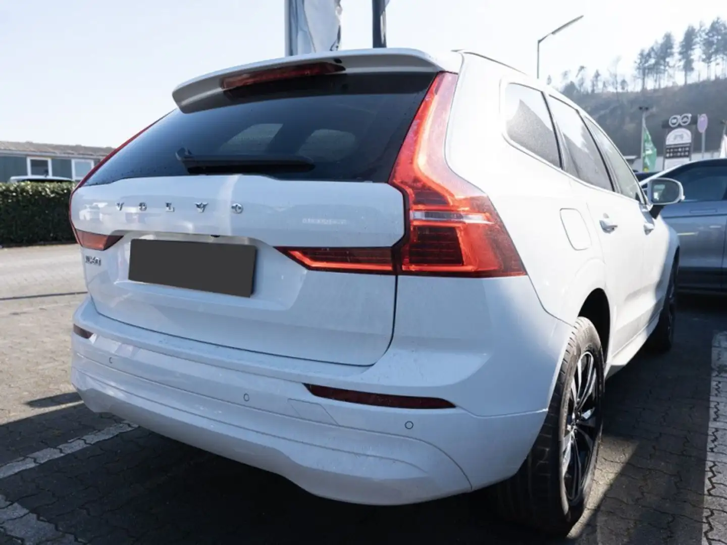 Volvo XC60 B4 (d) Geartronic Momentum Pro White - 2