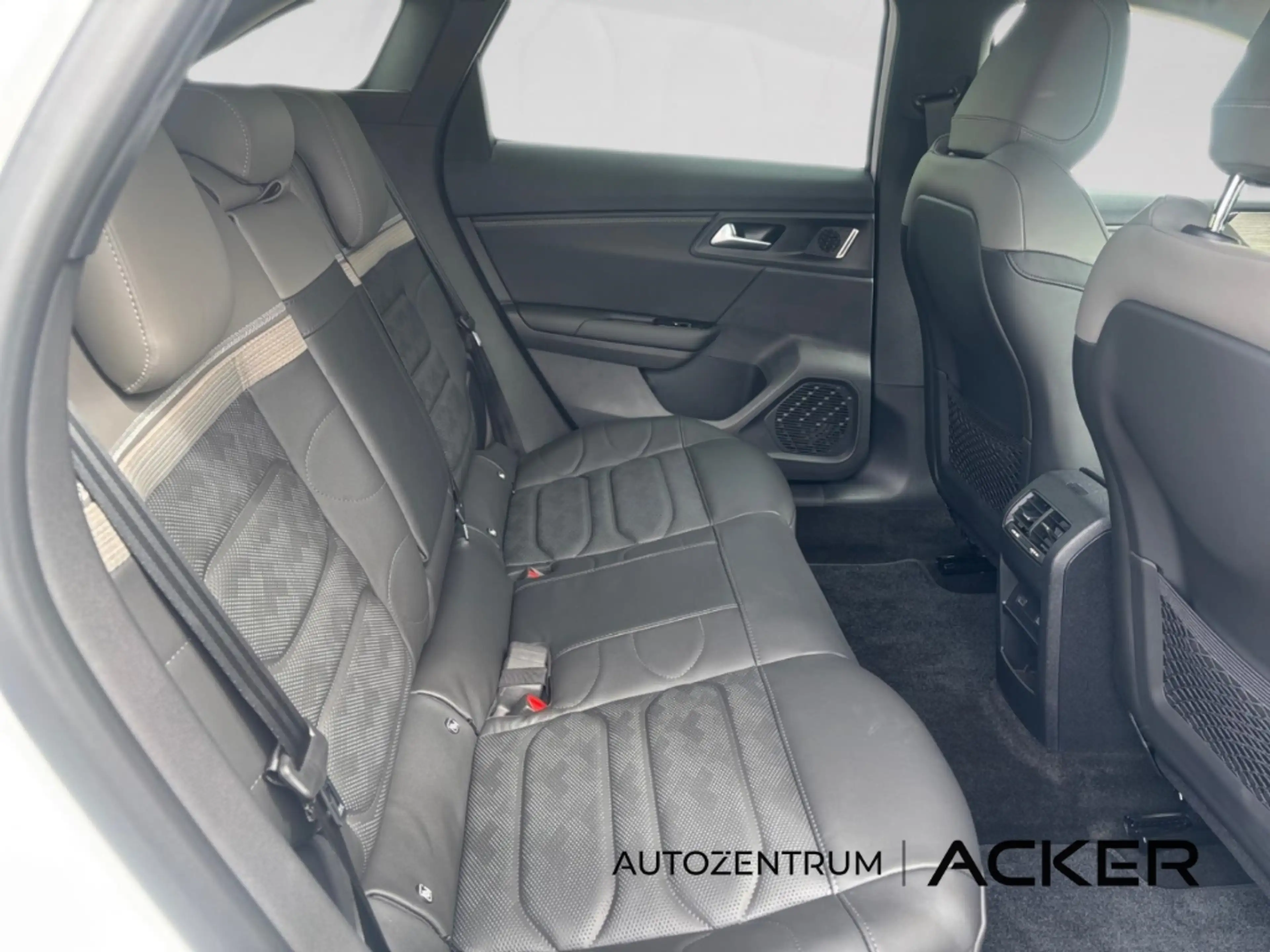 Citroen C5 X Plus 1.2 MHEV 145 LED/RFK/Navi/Klimaaut-45%* — photo 13