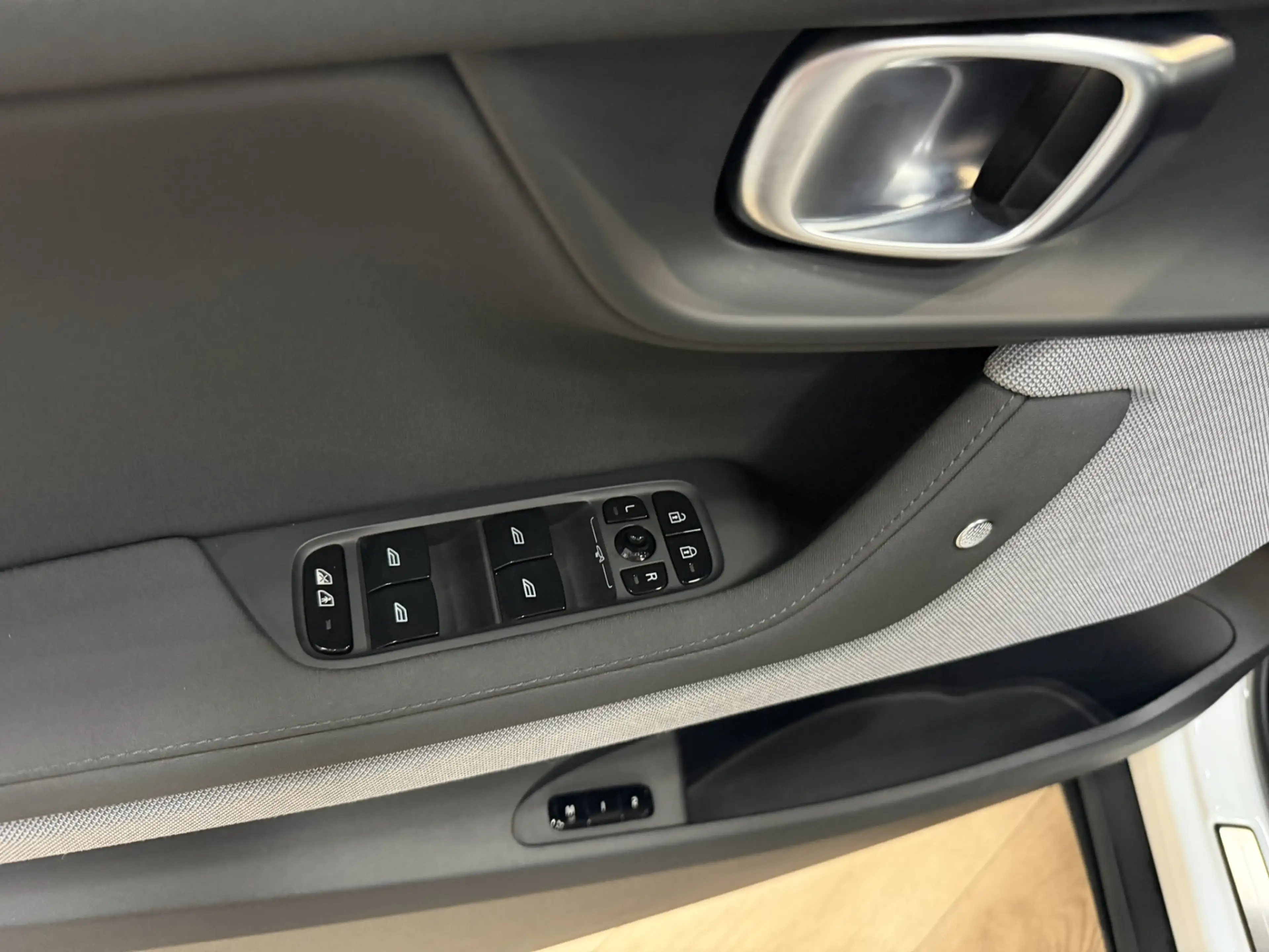 Polestar 2 Long Range Dual Motor 78 kWh 408 PK SOH 94% | Pano — photo 11