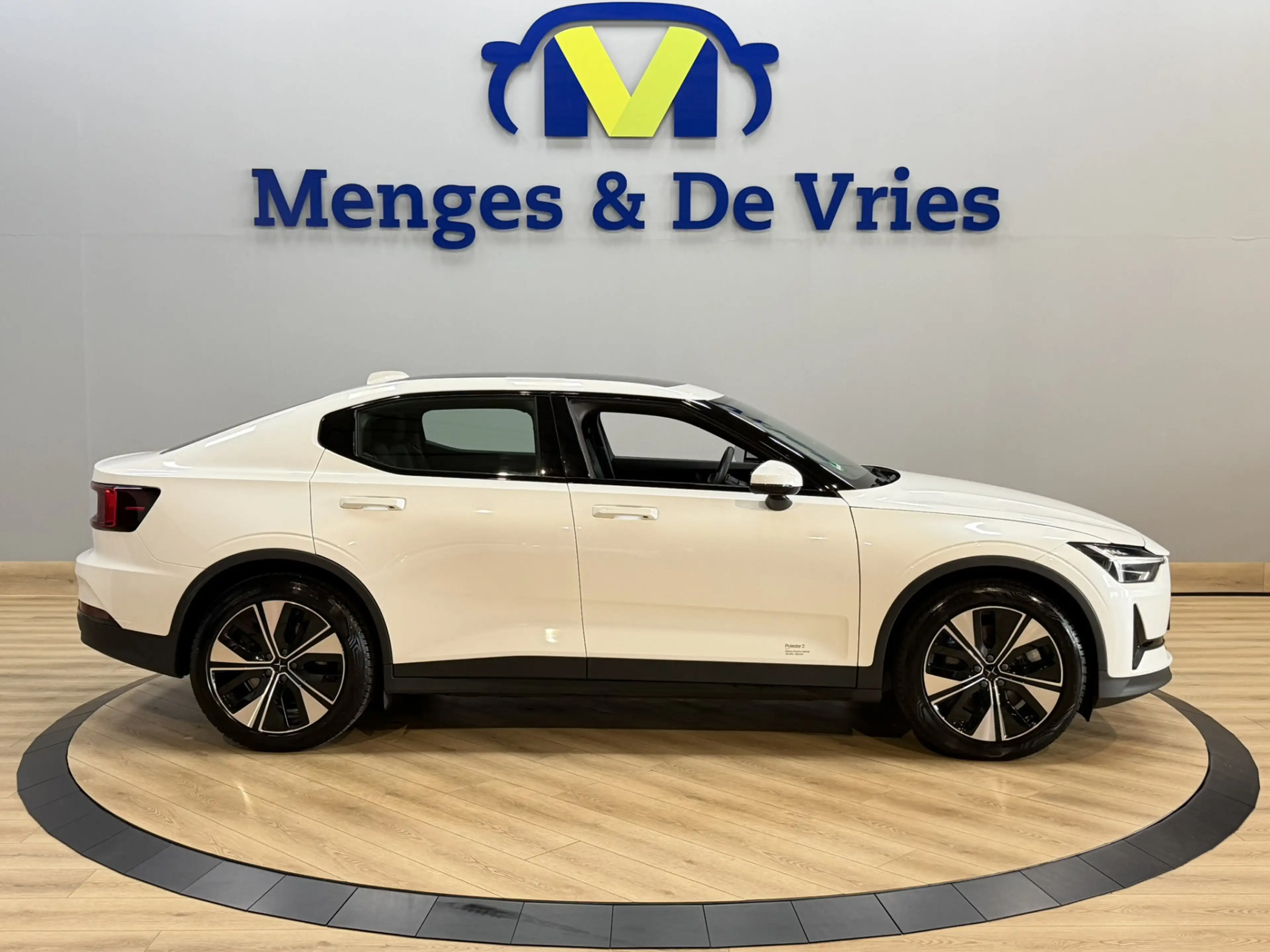 Polestar 2 Long Range Dual Motor 78 kWh 408 PK SOH 94% | Pano — photo 2