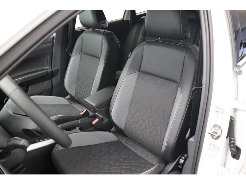 Volkswagen Taigo 1.0 TSI Life DSG #NAVI #LED #AHK — photo 11