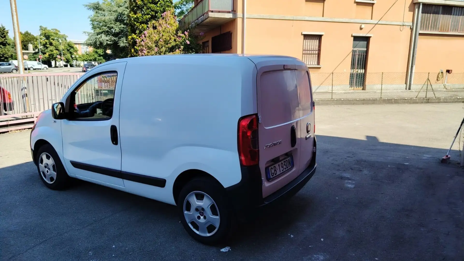 Fiat Fiorino FIAT FIORINO 1.3 MJT PROFESSIONAL CARGO SX 95CV Blanco - 2