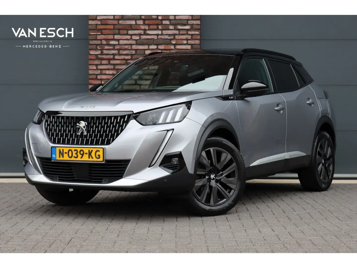 Peugeot 2008 1.2 PureTech GT Pack Aut8 | Adpatieve Cruise Contr Gris - 1