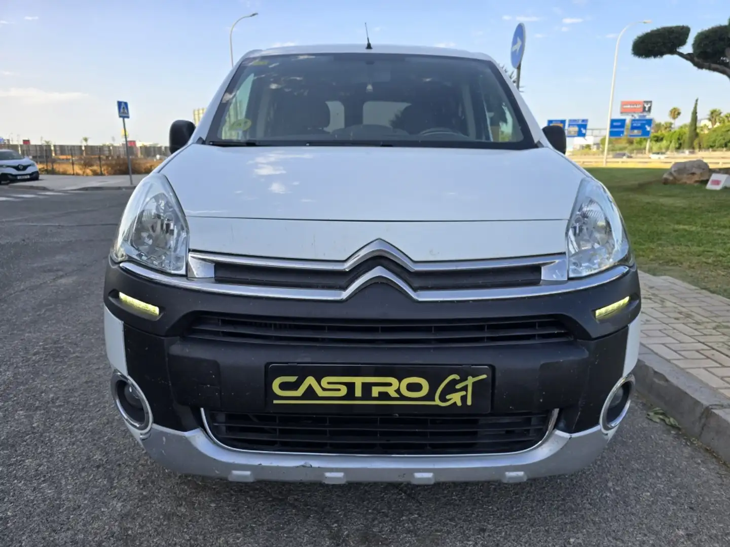 Citroen Berlingo Multispace 1.6HDi Tonic 75 Blanco - 2