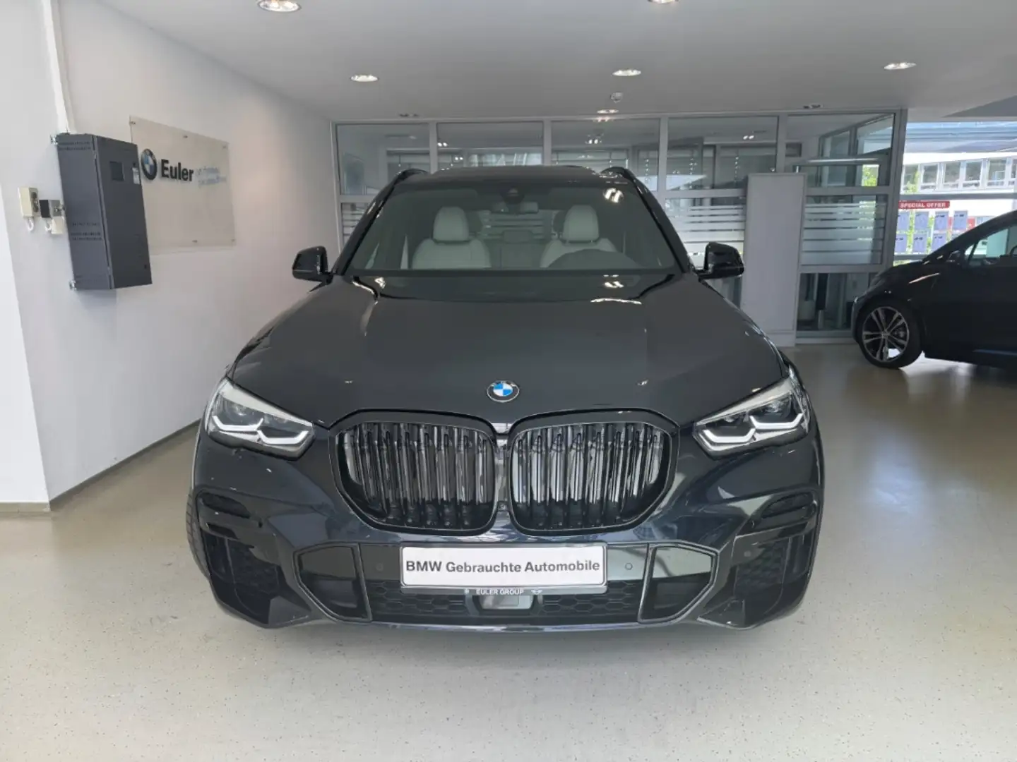 BMW X5 xDrive 40d M-Sport HiFi DAB Pano Navi Leder Alarm Schwarz - 2