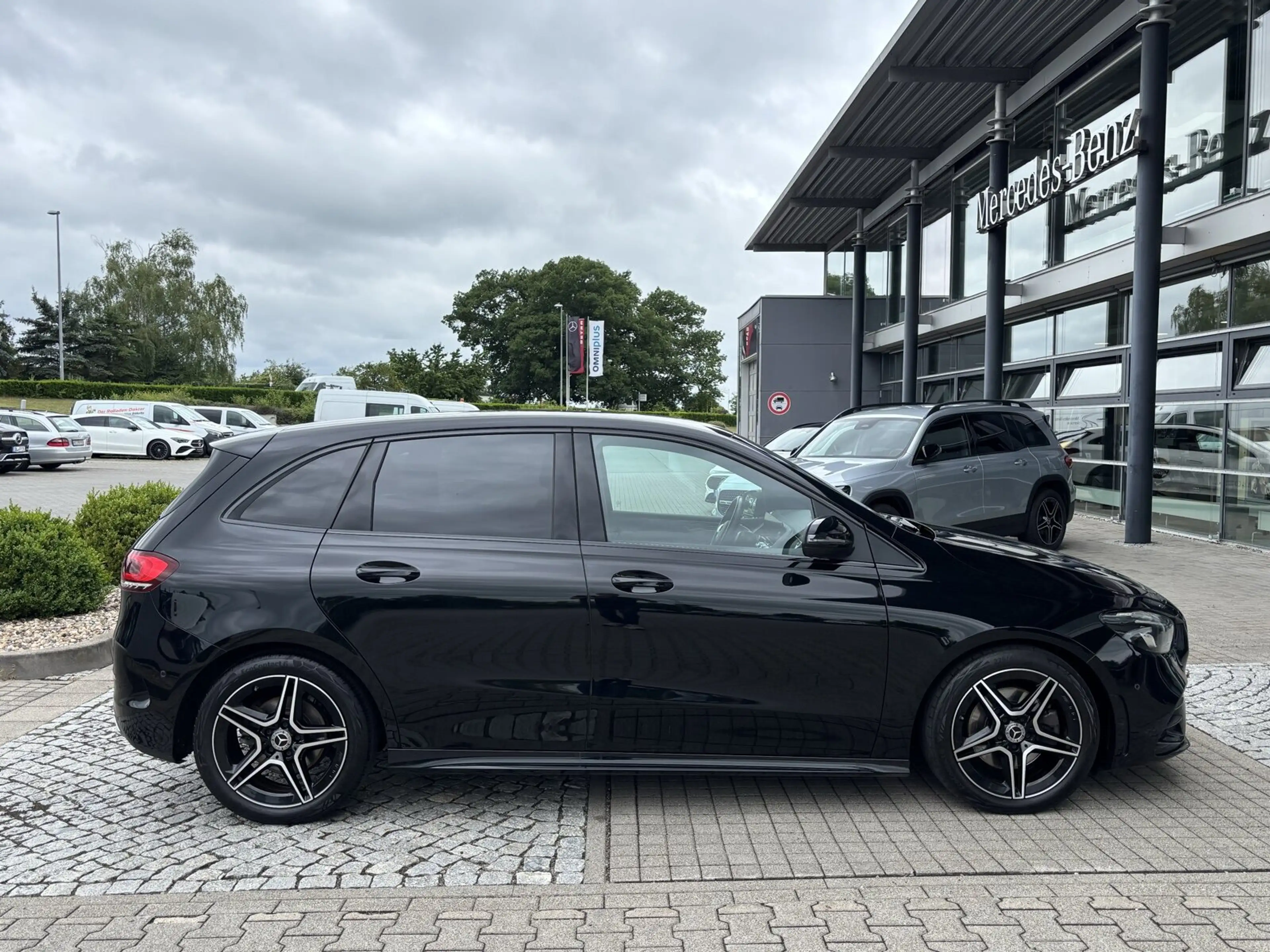Mercedes-Benz B 220 B 220 d 4M AMG+Night+Leder+DAB+Standhzg.+CarPlay — photo 4
