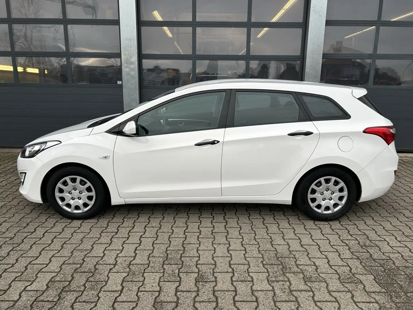 Hyundai i30 1.6 GDi Blue 135pk i-Drive Cool Blanc - 2