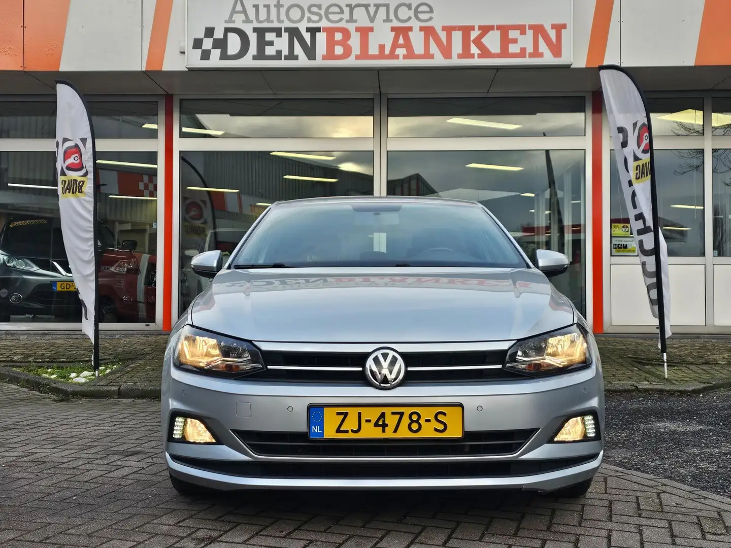 Volkswagen Polo 1.0 TSI Comfortline BJ.2019 / Navi / Half Leder / Gris - 2