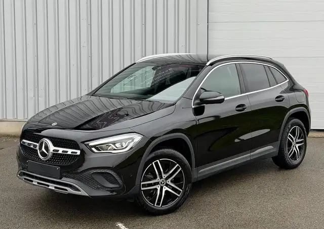 Mercedes-Benz GLA 200 d Luxury Line - 1st Owner