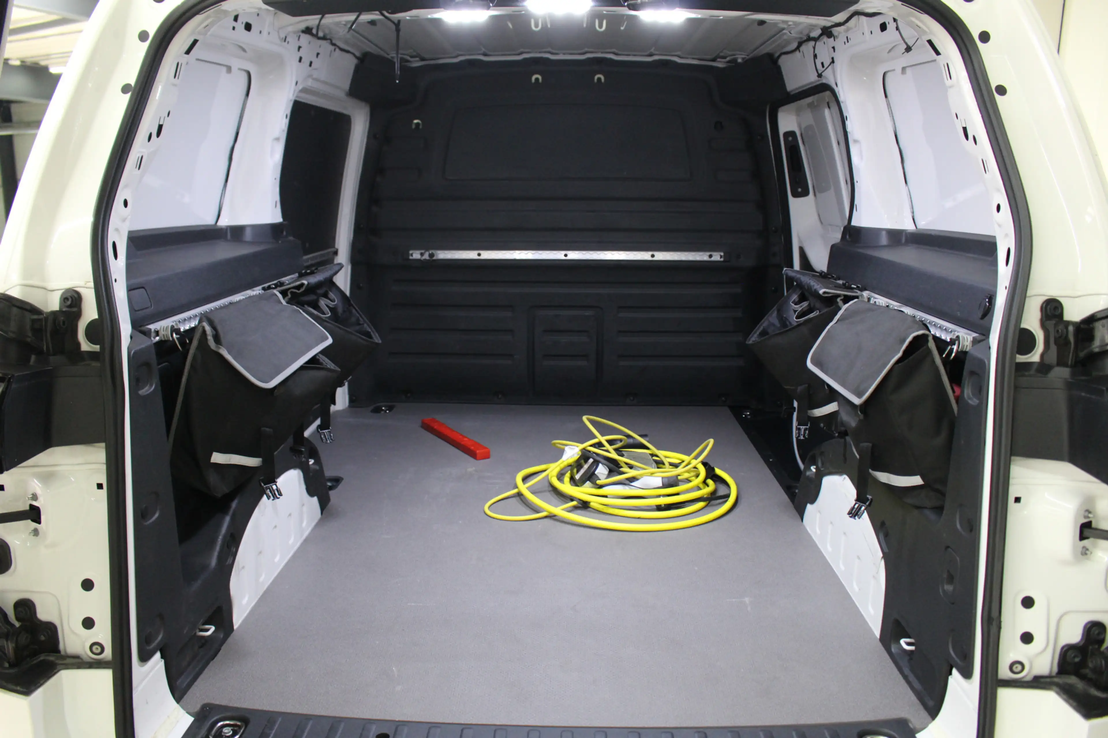 Volkswagen ID. Buzz Cargo 77 kWh - 150kw / 204pk IQ Light Matrix Led | DAB+ — photo 5