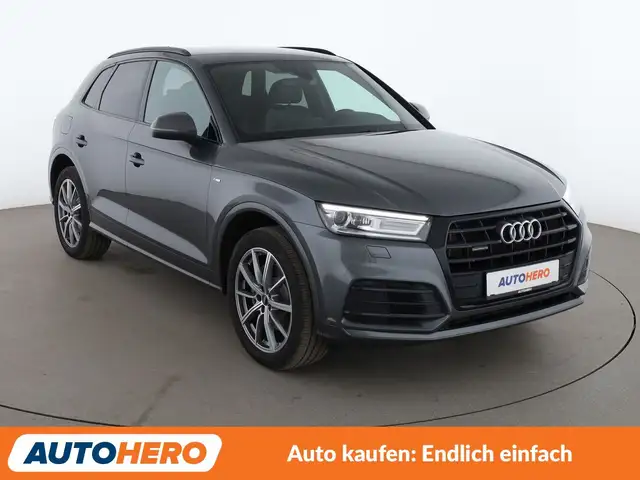 Audi Q5 view 8