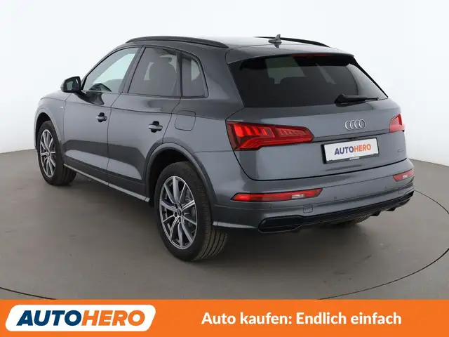 Audi Q5 view 4