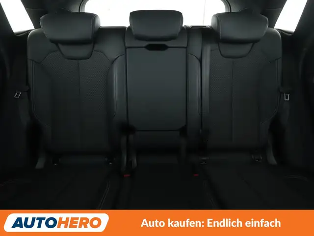 Audi Q5 view 15