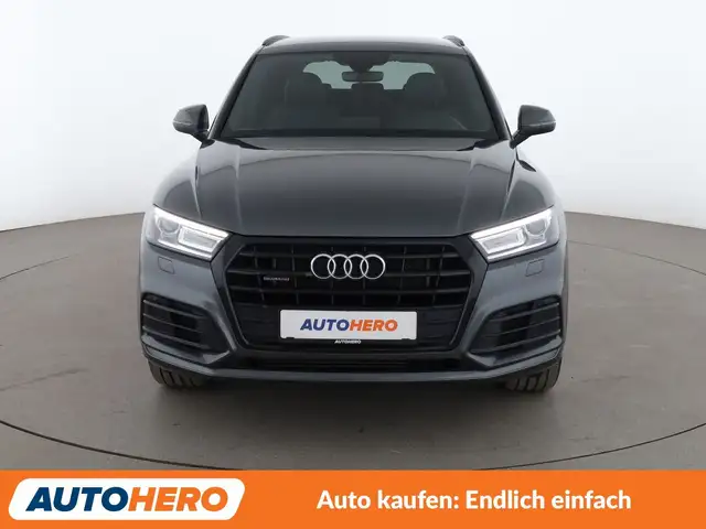 Audi Q5 view 9