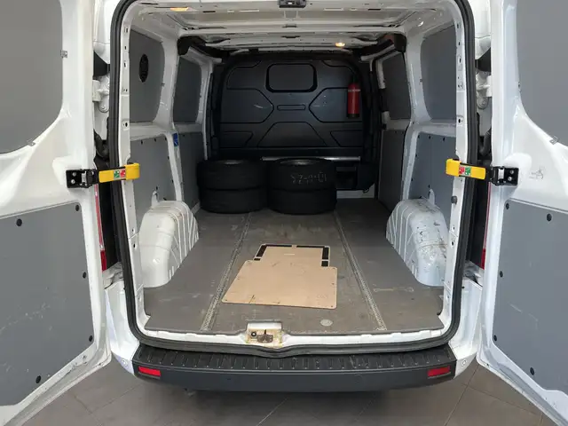 Ford Transit Custom view 6