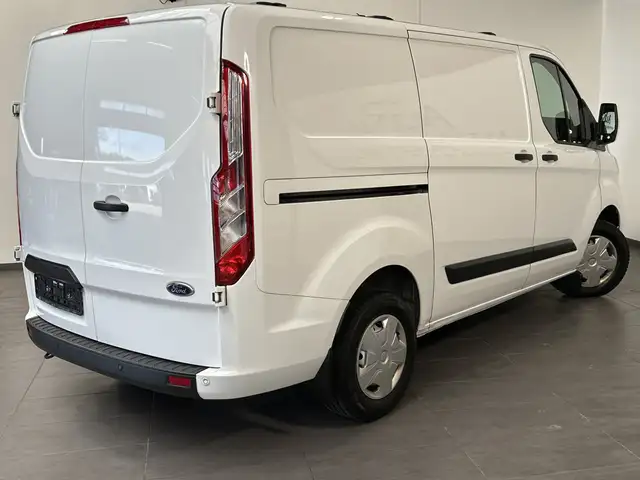 Ford Transit Custom view 4