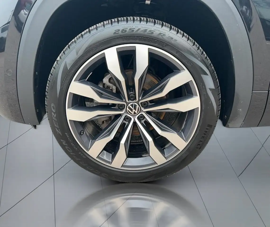 Volkswagen Atlas снимка Volkswagen Atlas