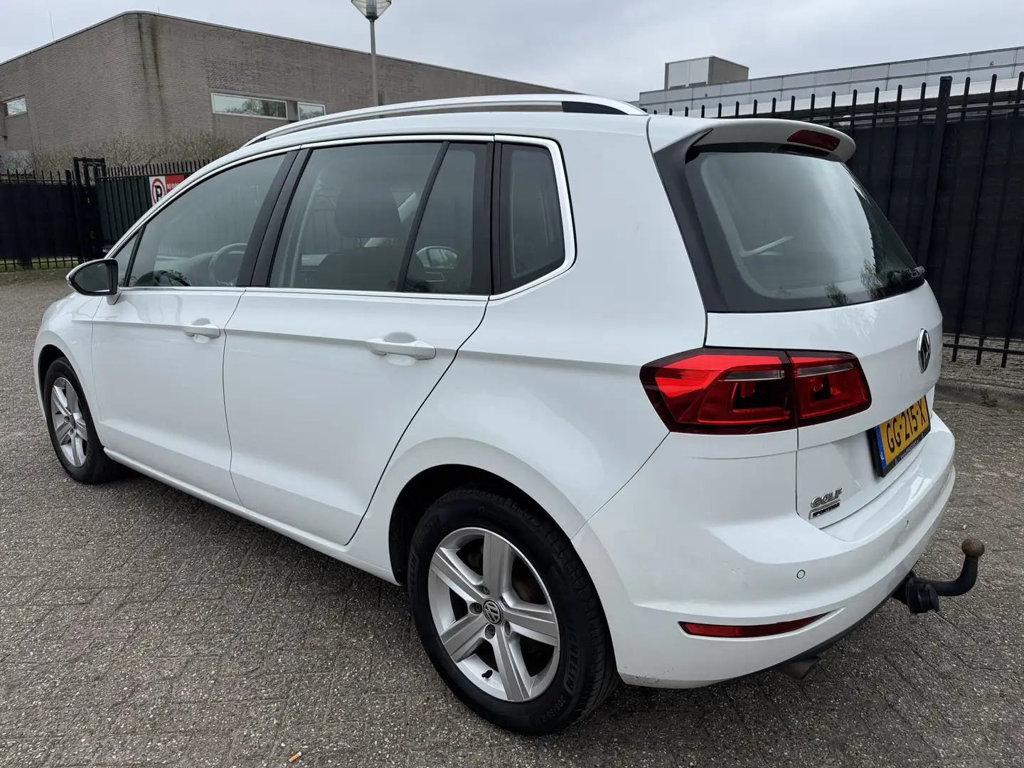 Volkswagen Golf Sportsvan 1.6 TDI Highline Clima/Stoelverw/Cruise/Navi Wit - 2