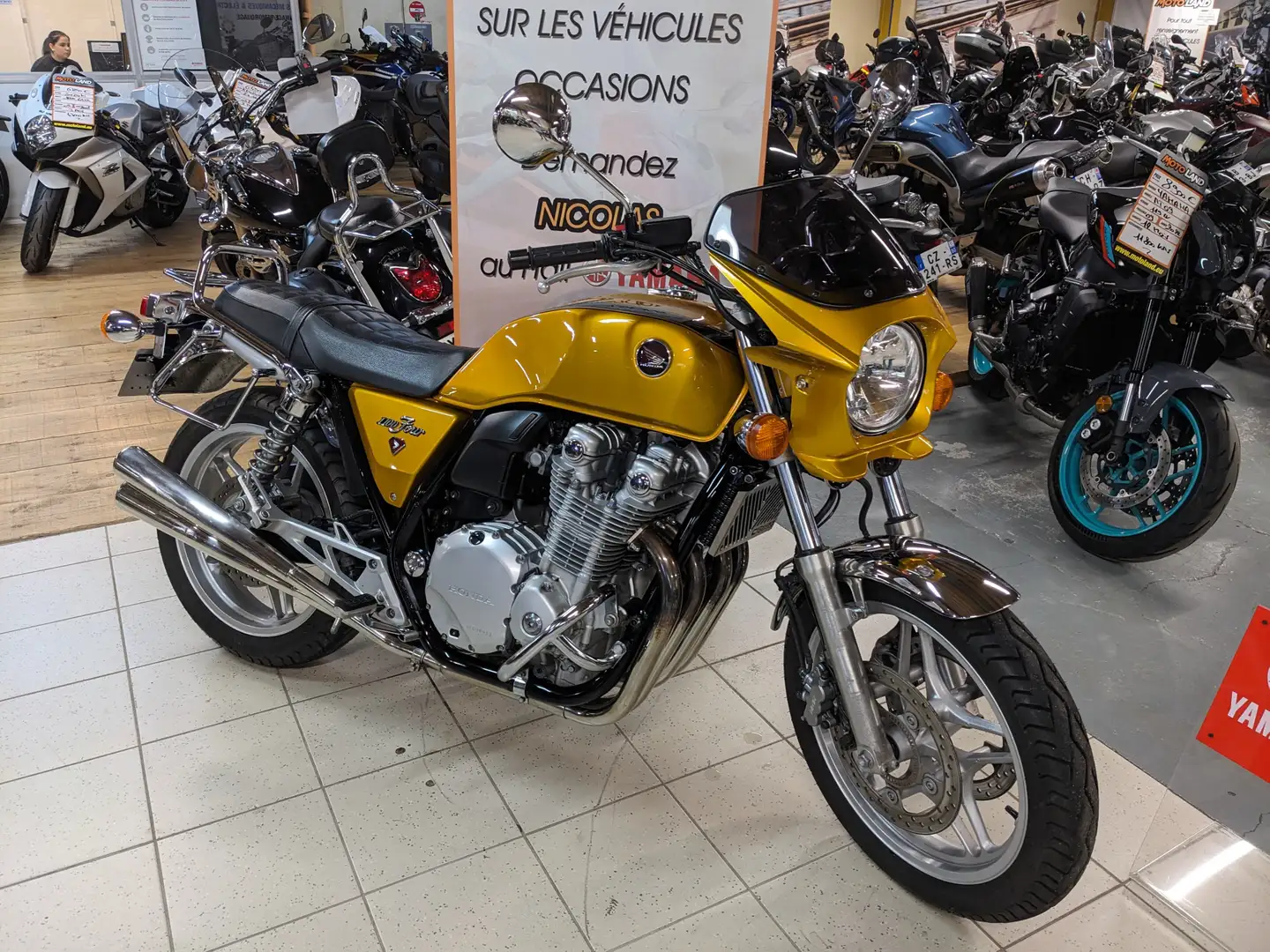 Honda CB 1100 Amarillo - 1