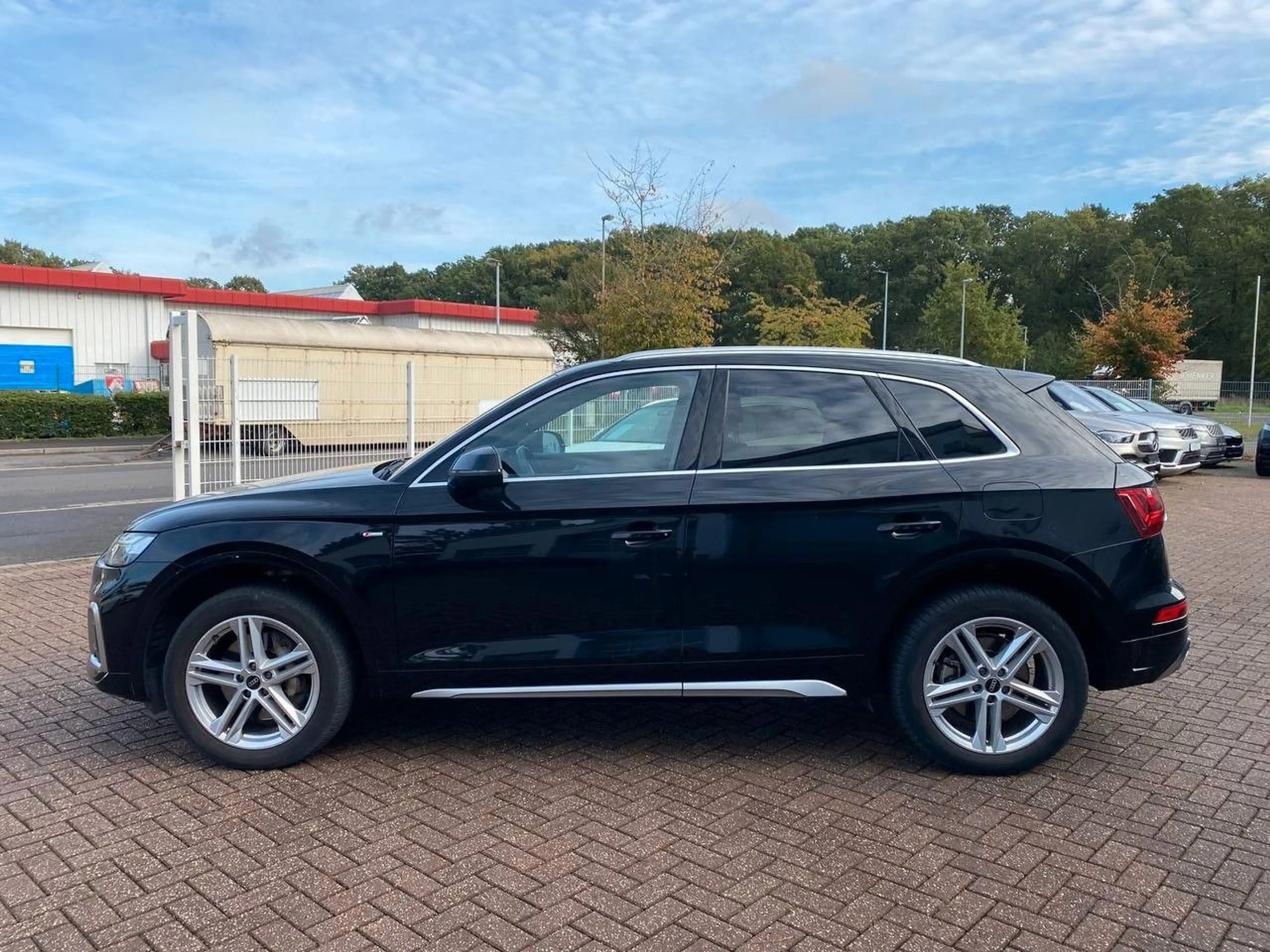 Audi Q5 50 TFSI e quattro S line — photo 8