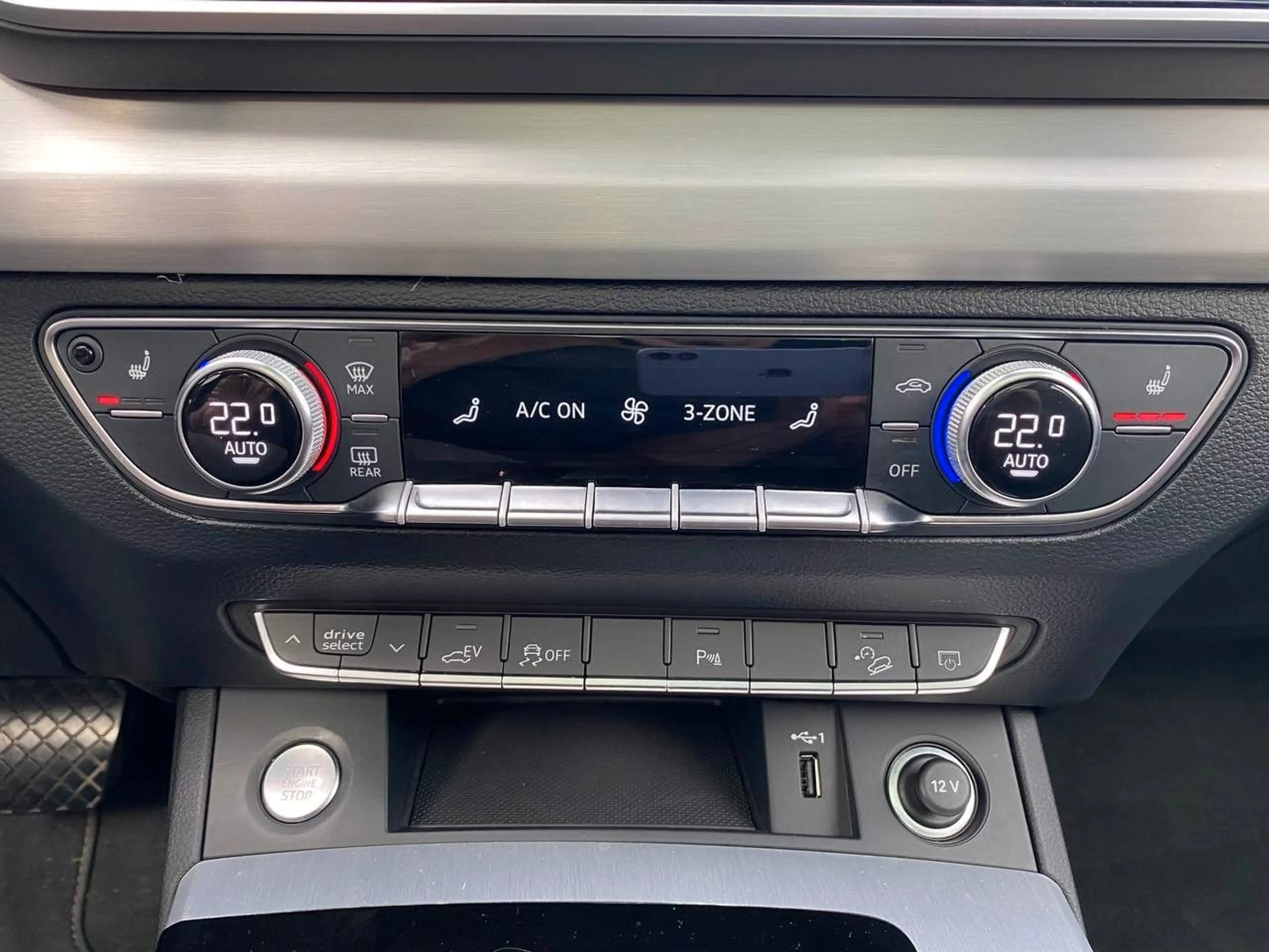 Audi Q5 50 TFSI e quattro S line — photo 13